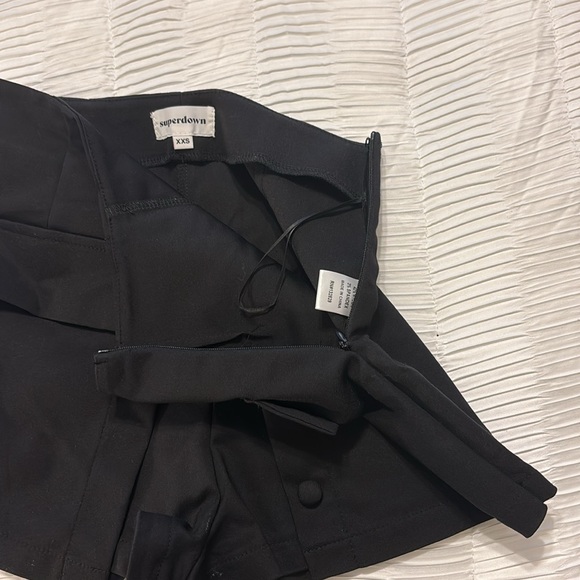 Superdown black shorts - Picture 7 of 9